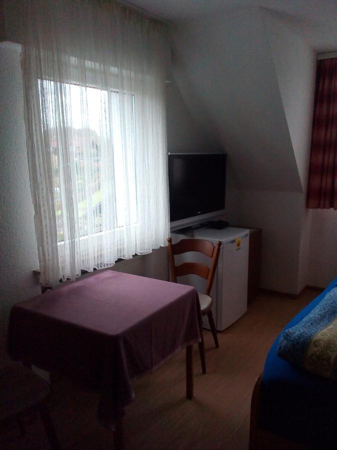 לינדלאר Monteurhotel Garni Alter Olper Hof מראה חיצוני תמונה